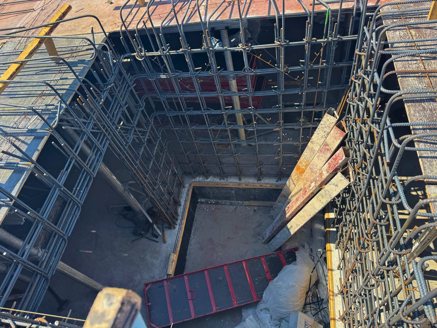 Valley Construction crew managing a ground-up project site as General Contractor