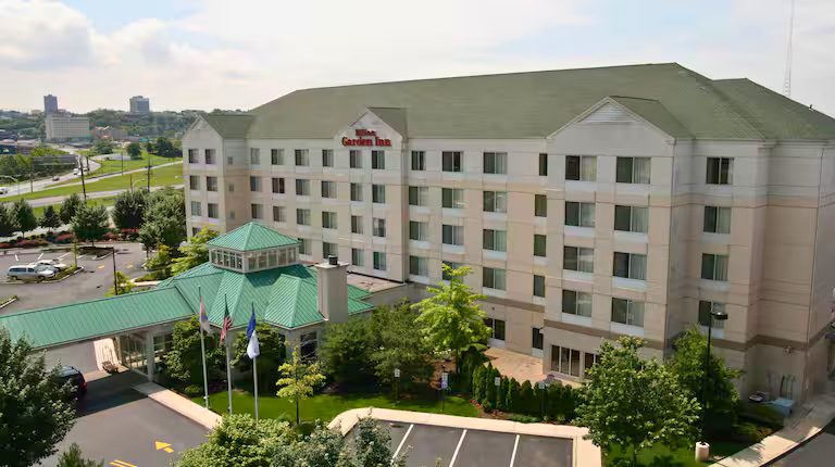 Hilton Garden Inn & structured parking garage in Secaucus, NJ — Valley Construction project